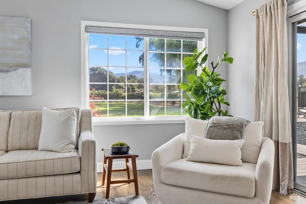 Detail Gallery Image 11 of 61 For 1022 Berry Ln, Napa,  CA 94558 - 4 Beds | 3 Baths