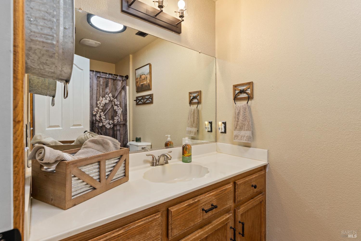 Detail Gallery Image 22 of 50 For 170 Deer Hill Ln, Lakeport,  CA 95453 - 3 Beds | 2 Baths