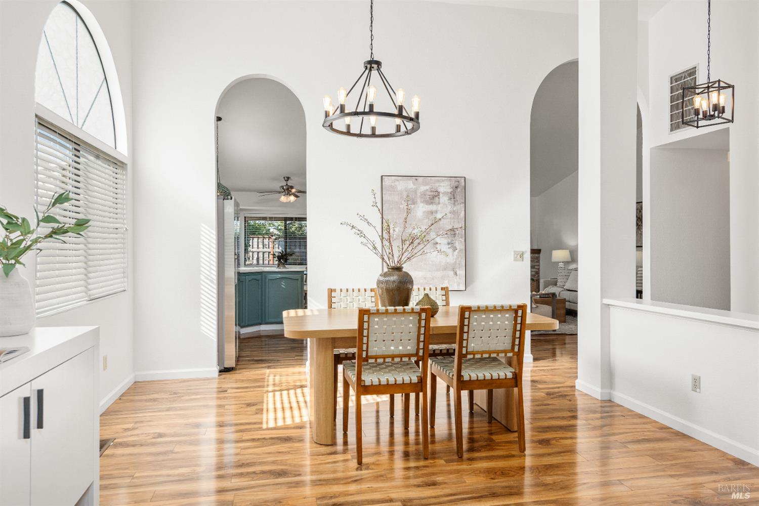 Detail Gallery Image 9 of 40 For 5537 Corbett Cir, Santa Rosa,  CA 95403 - 3 Beds | 2 Baths