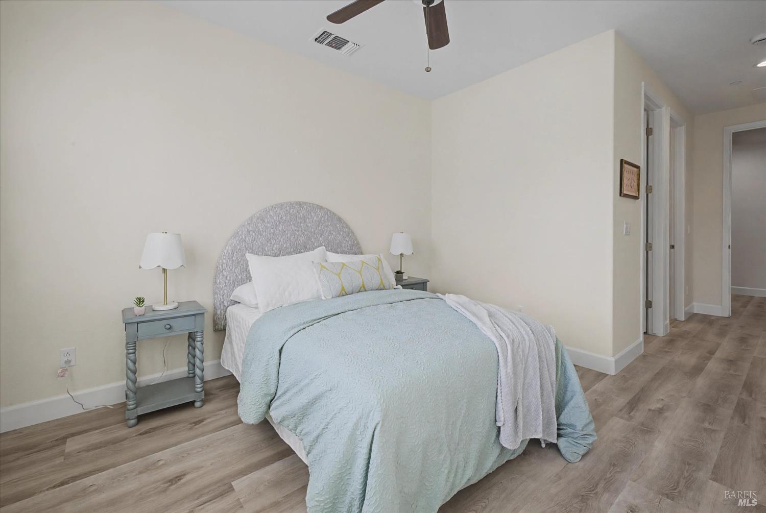 Detail Gallery Image 33 of 73 For 685 Elderberry Loop, Vacaville,  CA 95688 - 5 Beds | 4/1 Baths