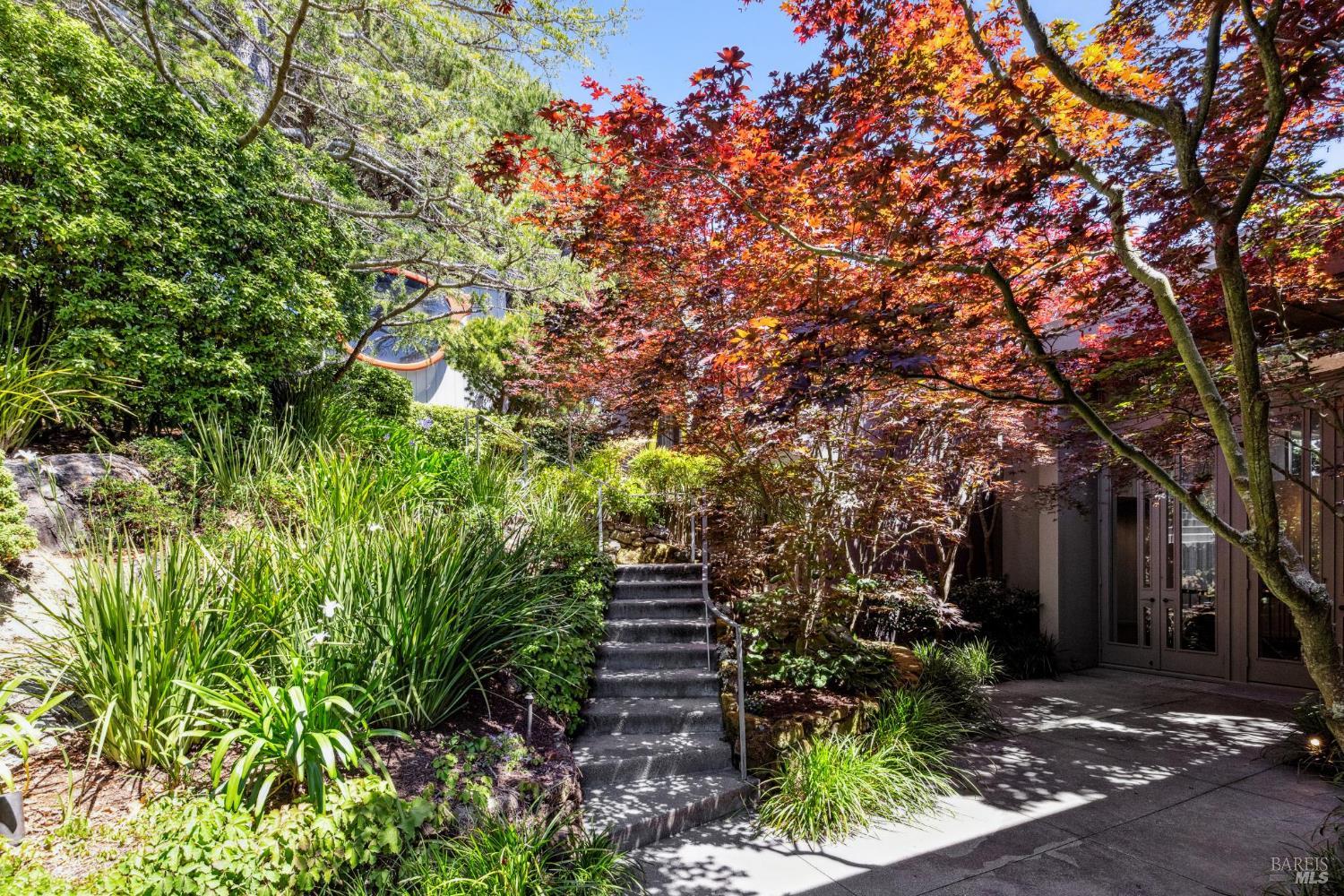 Detail Gallery Image 90 of 99 For 83 Mount Tiburon Rd, Tiburon,  CA 94920 - 6 Beds | 5/1 Baths