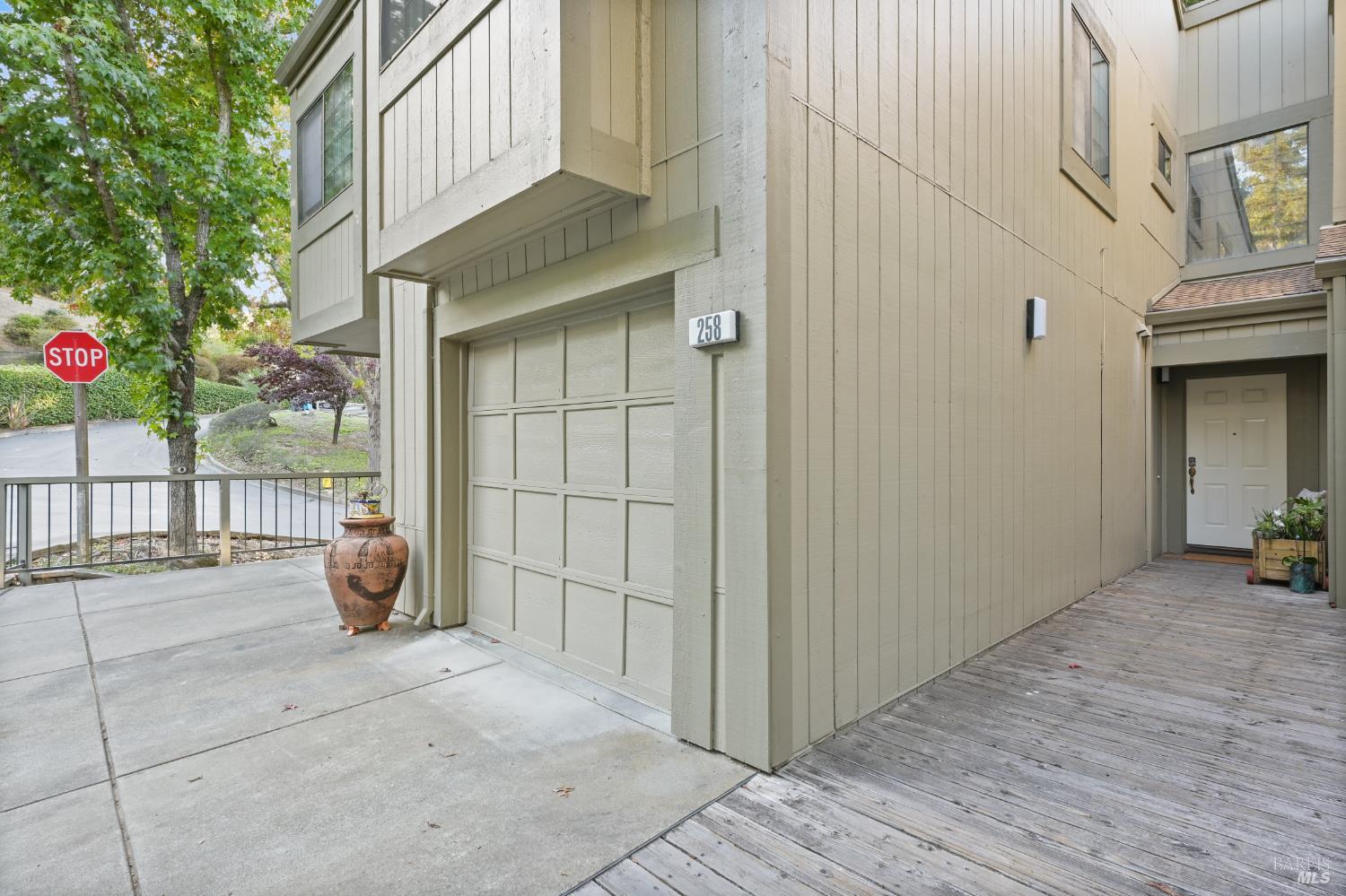 Detail Gallery Image 27 of 31 For 258 Pelican Ln, Novato,  CA 94949 - 2 Beds | 2/1 Baths