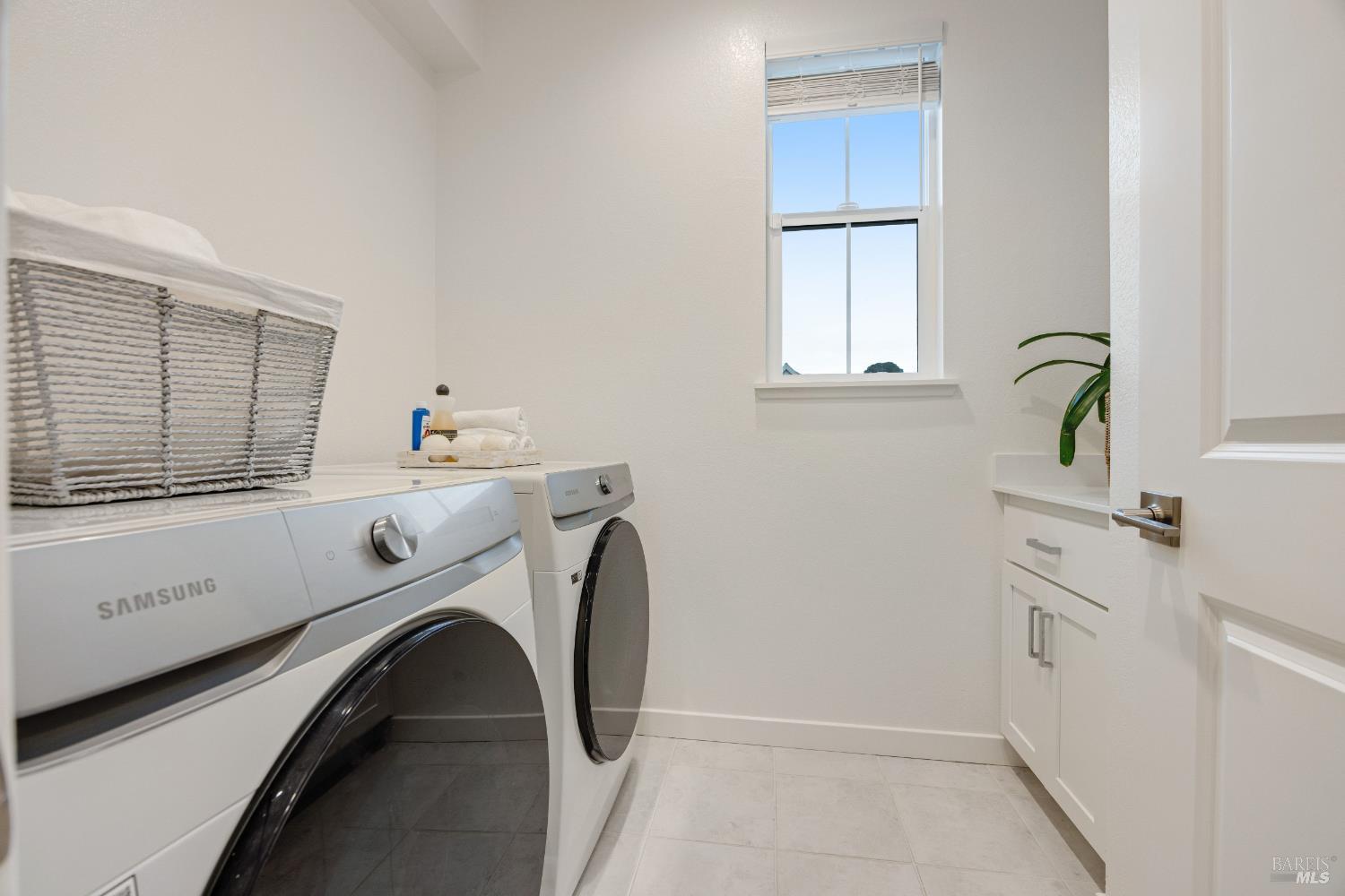 Detail Gallery Image 40 of 44 For 1747 Linden Ln, Santa Rosa,  CA 95404 - 3 Beds | 2/1 Baths