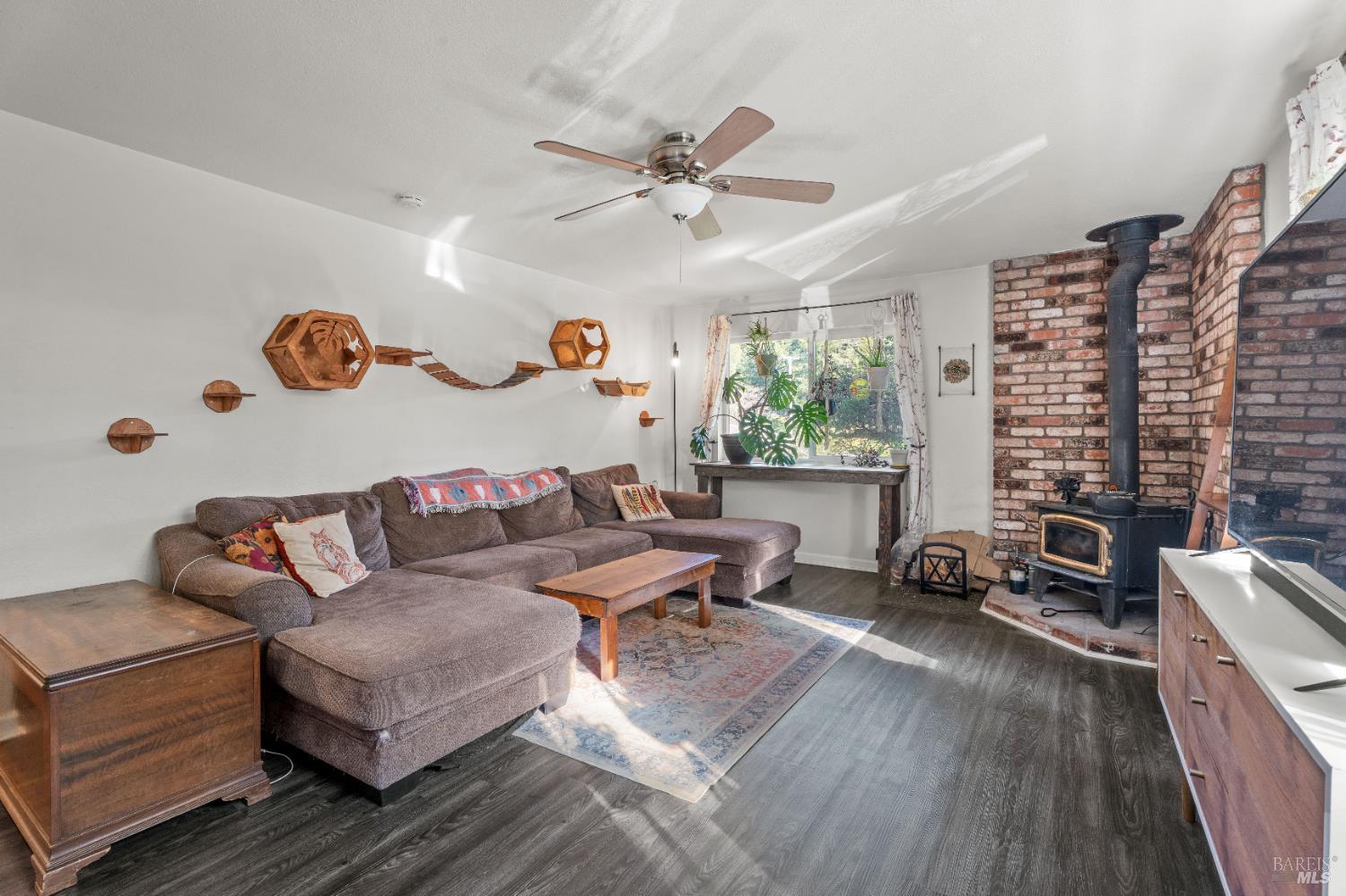 Detail Gallery Image 5 of 18 For 2021 Peacock Dr, Willits,  CA 95490 - 3 Beds | 2 Baths