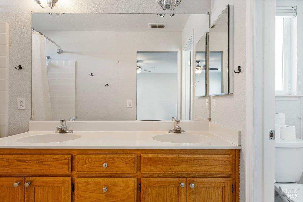 Detail Gallery Image 31 of 77 For 1210 Maple Dr, Rohnert Park,  CA 94928 - 3 Beds | 2/1 Baths