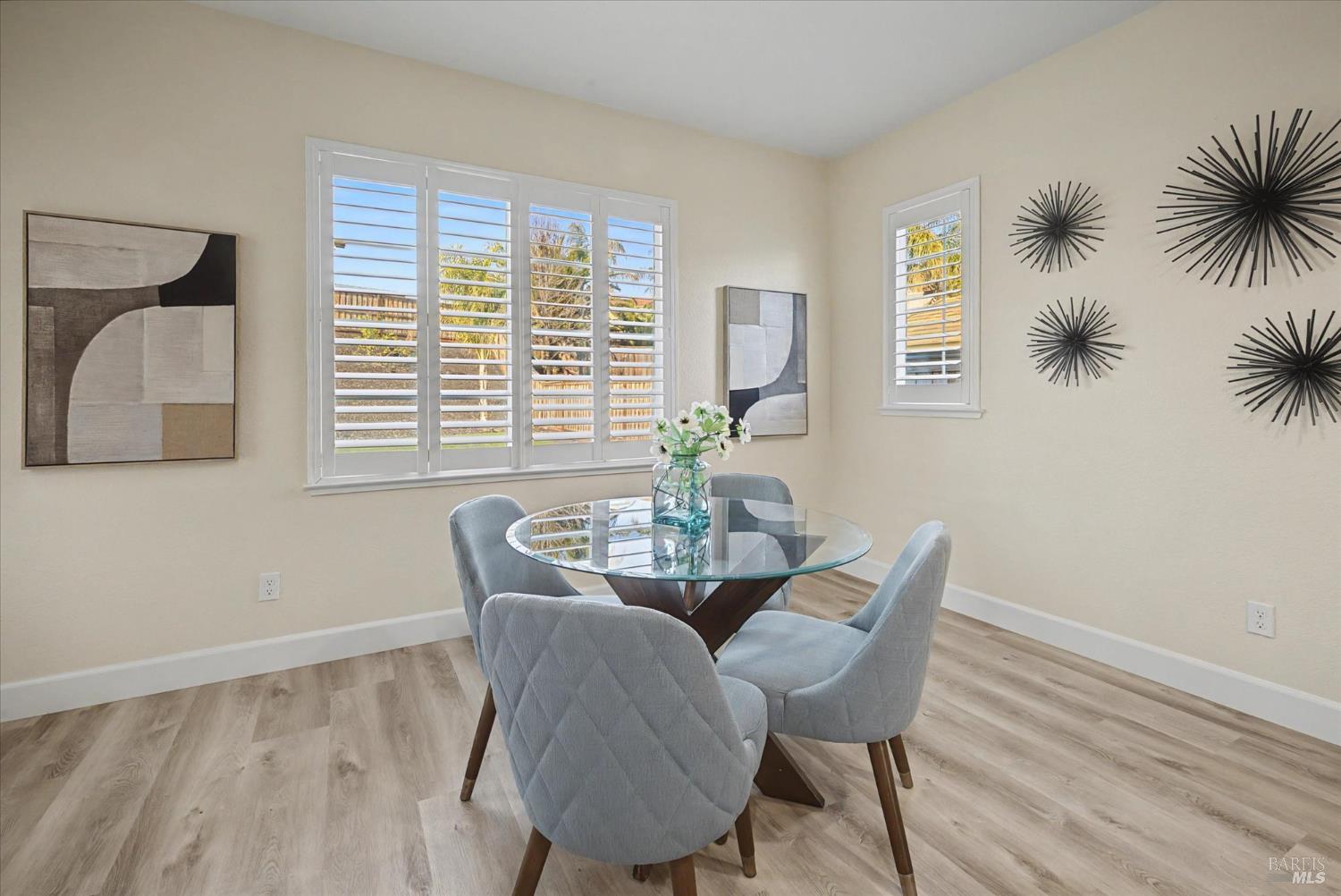 Detail Gallery Image 21 of 73 For 685 Elderberry Loop, Vacaville,  CA 95688 - 5 Beds | 4/1 Baths