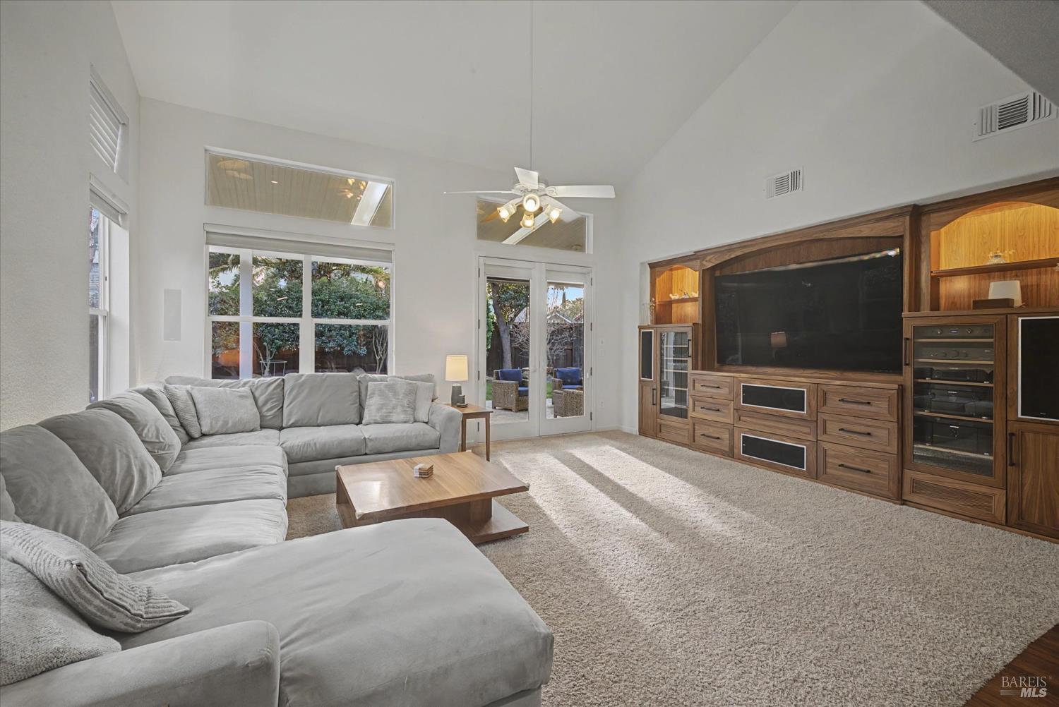 Detail Gallery Image 15 of 65 For 931 Zephyr Ln, Vacaville,  CA 95687 - 4 Beds | 2/1 Baths