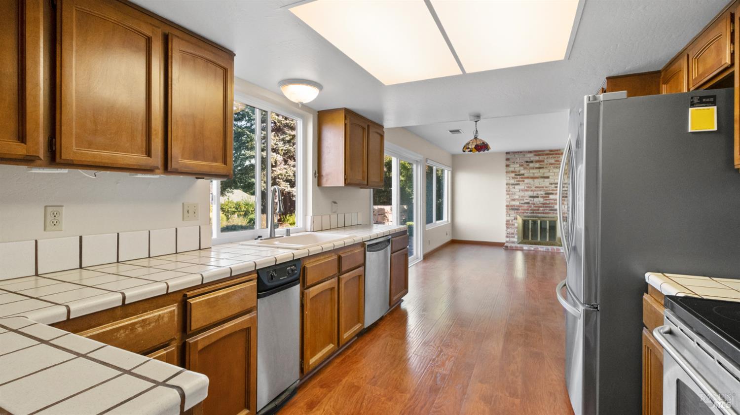 Detail Gallery Image 17 of 56 For 309 Drake Ct, Benicia,  CA 94510 - 3 Beds | 2/1 Baths