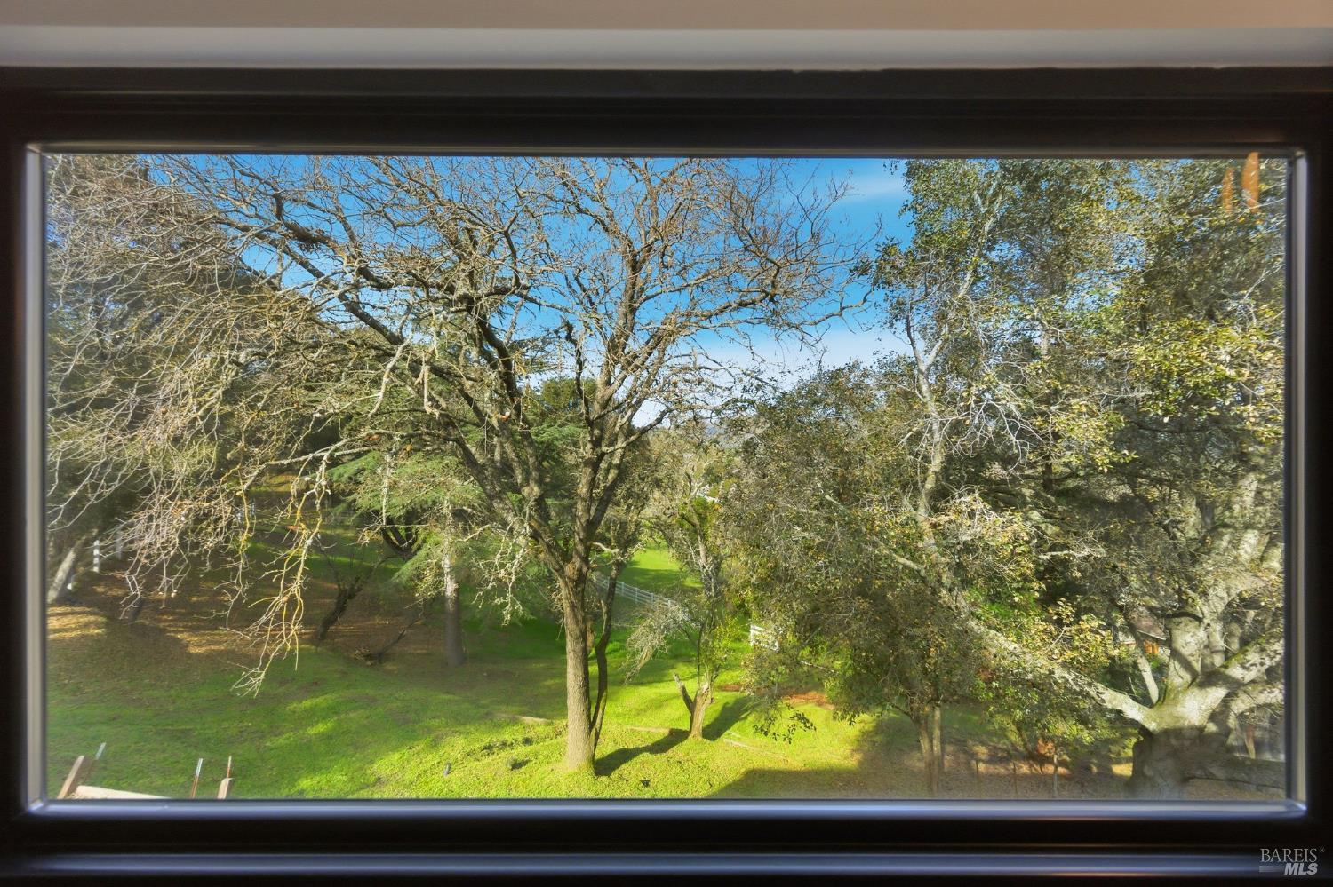 Detail Gallery Image 20 of 42 For 194 Maestro Rd, Novato,  CA 94947 - 4 Beds | 3 Baths