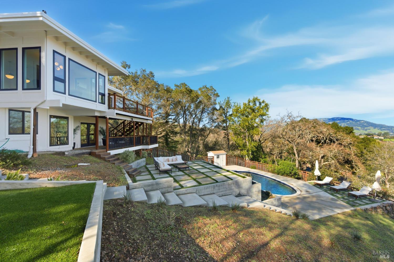 Detail Gallery Image 39 of 42 For 194 Maestro Rd, Novato,  CA 94947 - 4 Beds | 3 Baths