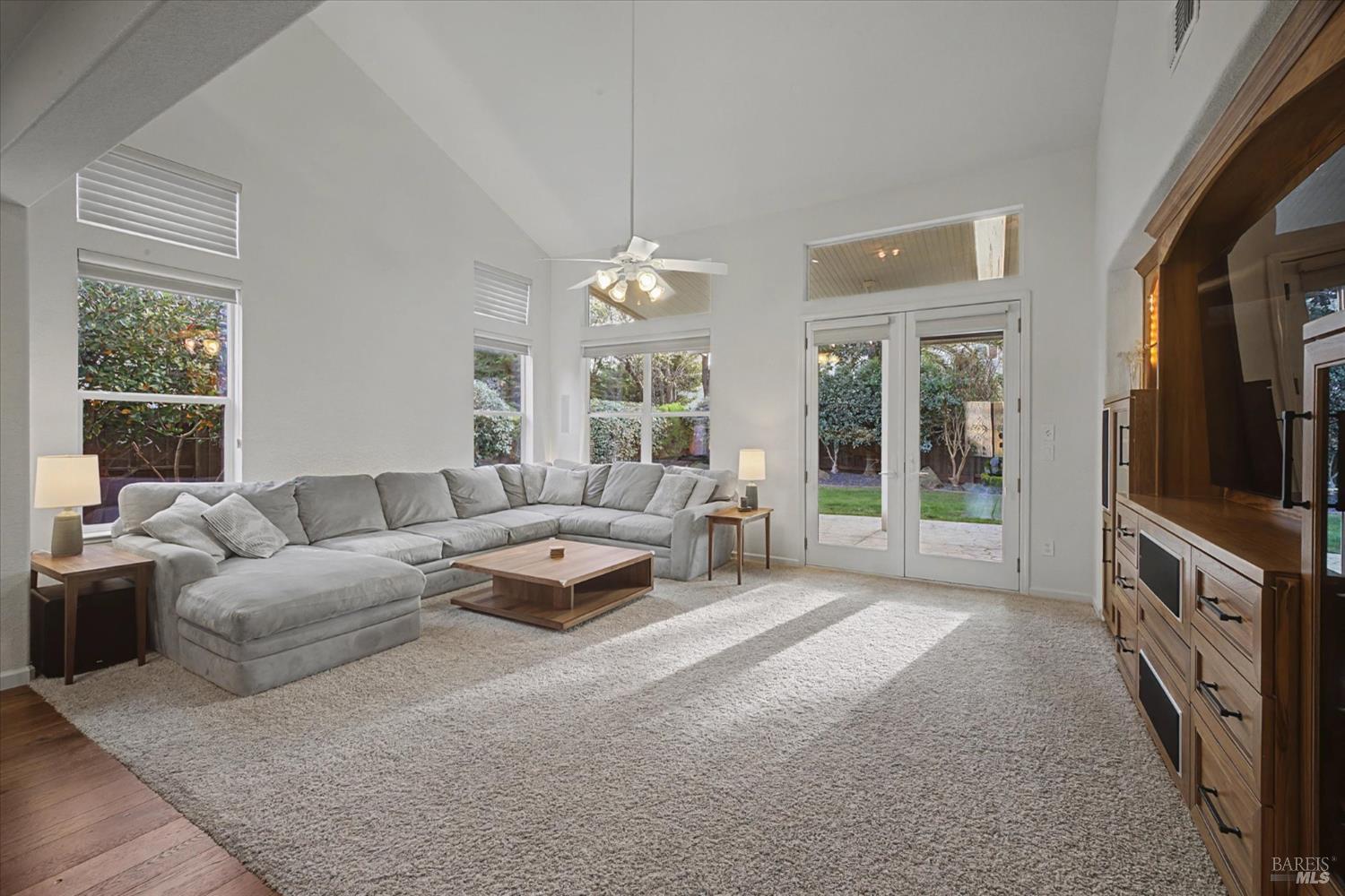 Detail Gallery Image 14 of 65 For 931 Zephyr Ln, Vacaville,  CA 95687 - 4 Beds | 2/1 Baths