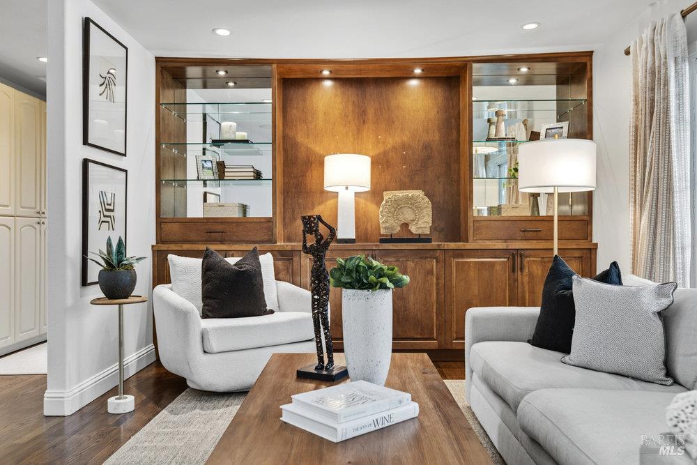 Detail Gallery Image 9 of 61 For 1022 Berry Ln, Napa,  CA 94558 - 4 Beds | 3 Baths