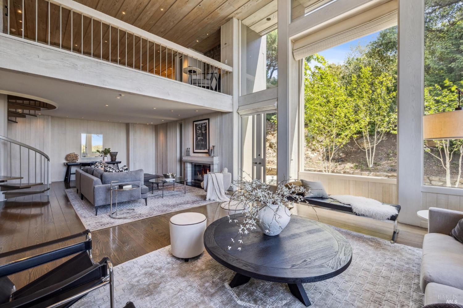 Detail Gallery Image 8 of 99 For 83 Mount Tiburon Rd, Tiburon,  CA 94920 - 6 Beds | 5/1 Baths