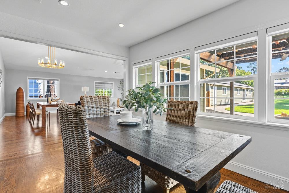 Detail Gallery Image 8 of 61 For 1022 Berry Ln, Napa,  CA 94558 - 4 Beds | 3 Baths