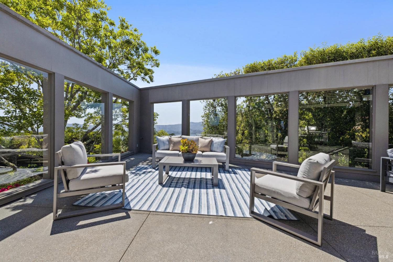 Detail Gallery Image 86 of 99 For 83 Mount Tiburon Rd, Tiburon,  CA 94920 - 6 Beds | 5/1 Baths