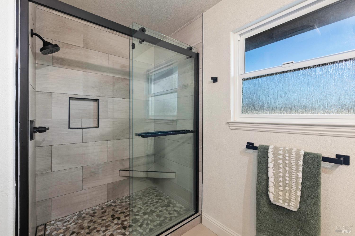 Detail Gallery Image 29 of 50 For 170 Deer Hill Ln, Lakeport,  CA 95453 - 3 Beds | 2 Baths