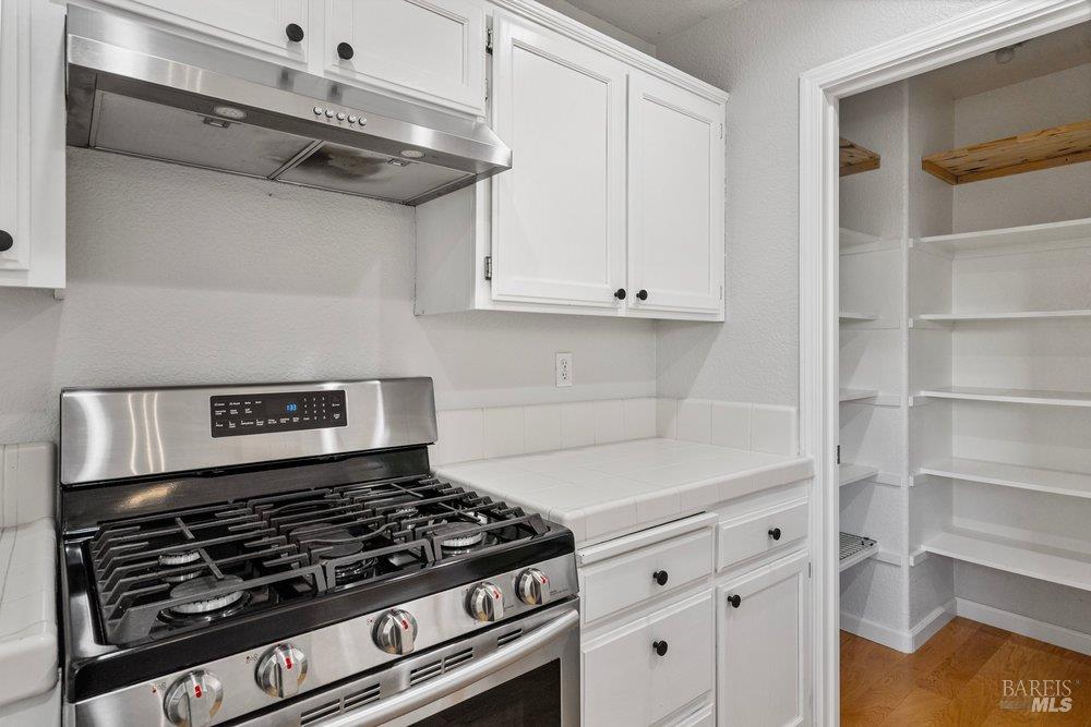 Detail Gallery Image 13 of 77 For 1210 Maple Dr, Rohnert Park,  CA 94928 - 3 Beds | 2/1 Baths