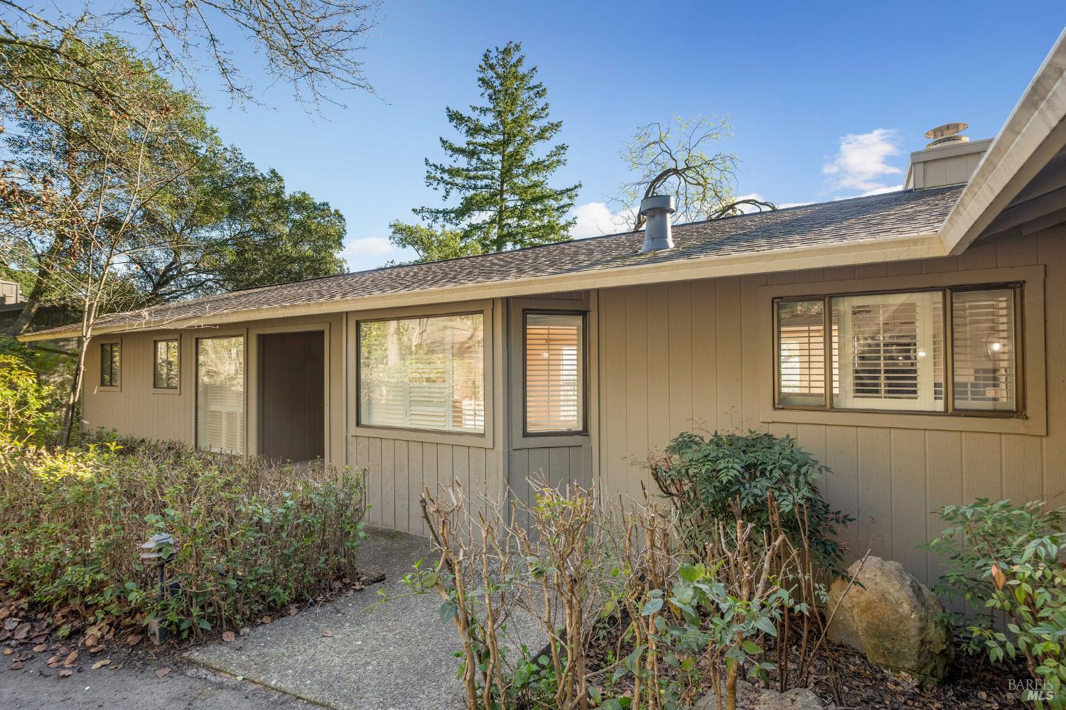 Detail Gallery Image 5 of 54 For 121 Knoll Pl, Saint Helena,  CA 94574 - 4 Beds | 3/3 Baths