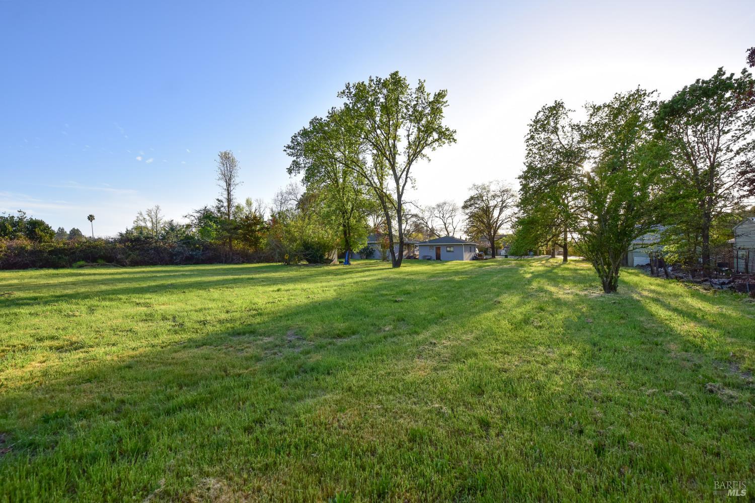 Detail Gallery Image 4 of 11 For 408 Calistoga Rd, Santa Rosa,  CA 95409 - 3 Beds | 2 Baths