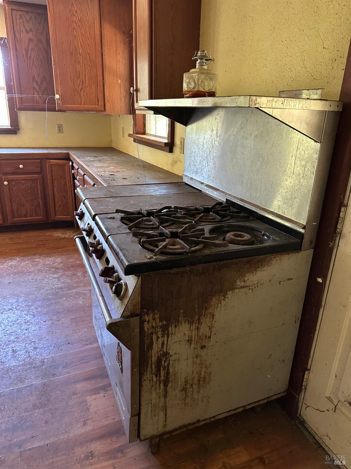 Detail Gallery Image 29 of 45 For 13333 Low Gap Rd, Ukiah,  CA 95482 - 5 Beds | 2/1 Baths