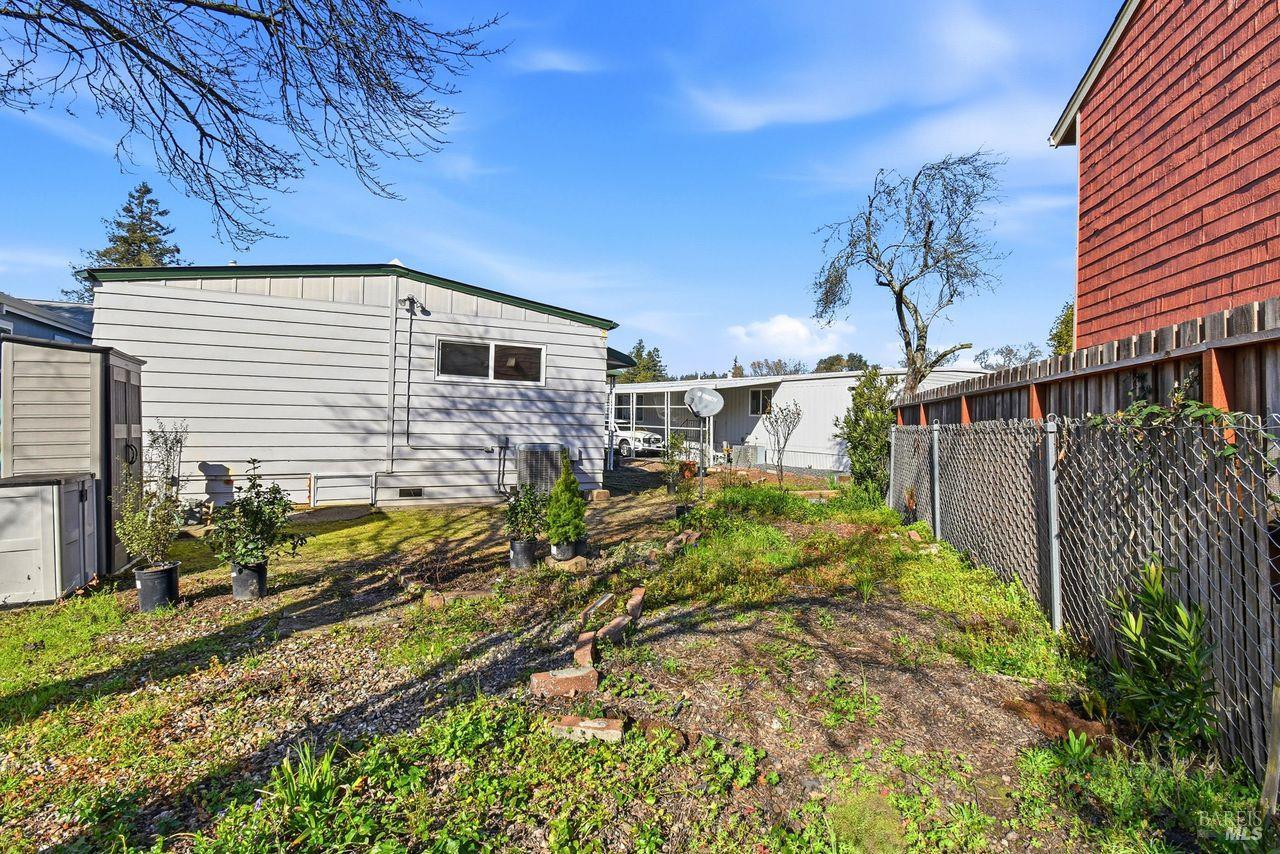 Detail Gallery Image 15 of 17 For 34 Maywood Dr, Santa Rosa,  CA 95409 - 2 Beds | 2 Baths