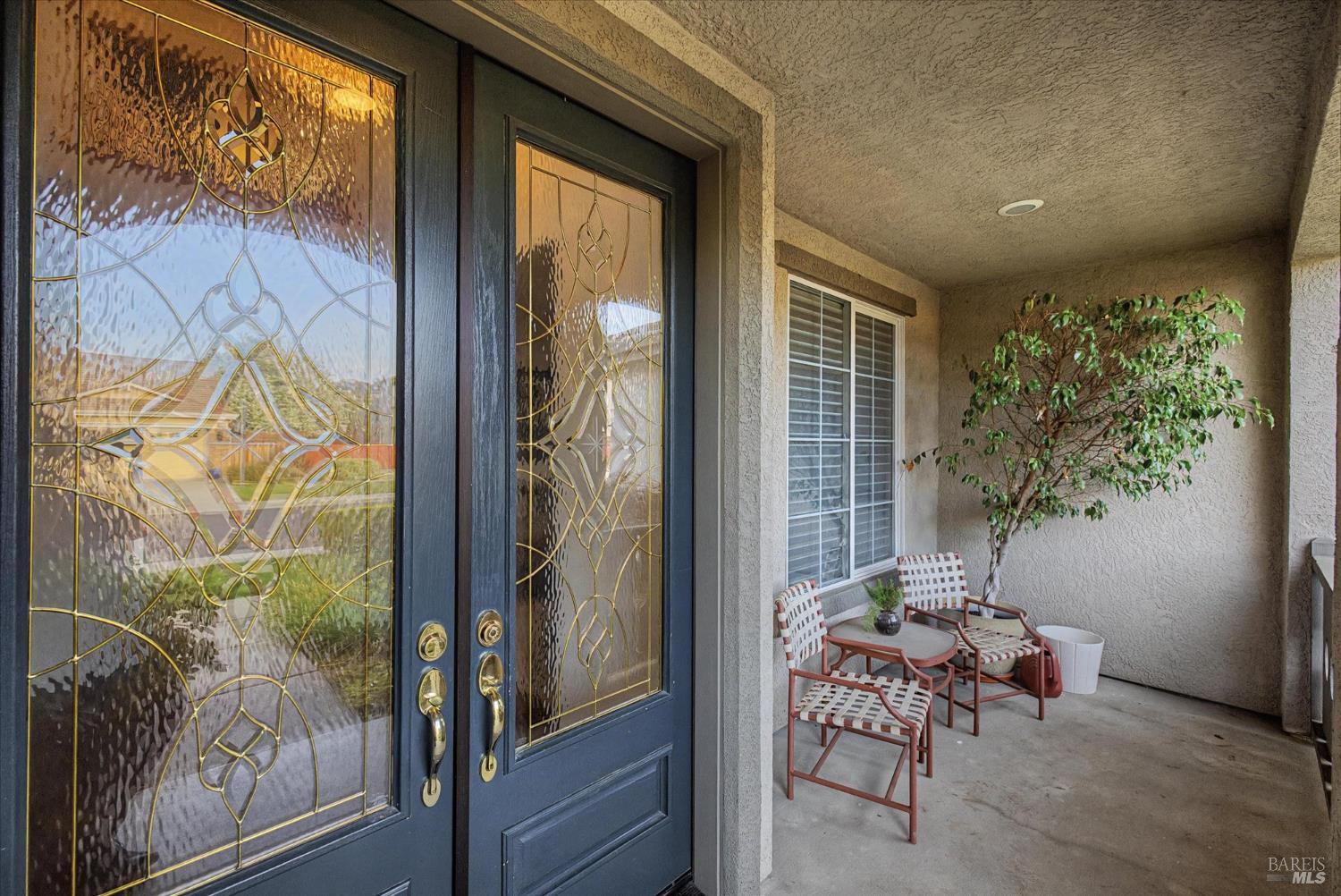 Detail Gallery Image 8 of 65 For 931 Zephyr Ln, Vacaville,  CA 95687 - 4 Beds | 2/1 Baths