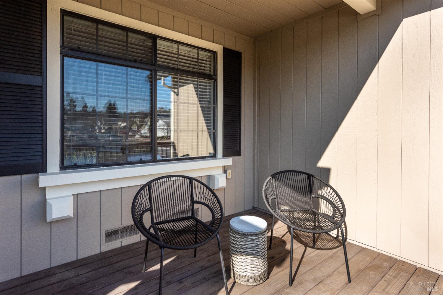 Detail Gallery Image 2 of 40 For 5537 Corbett Cir, Santa Rosa,  CA 95403 - 3 Beds | 2 Baths