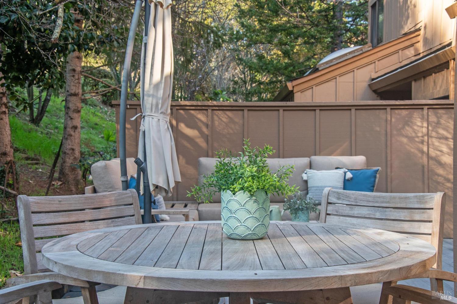 Detail Gallery Image 49 of 52 For 72 Flicker Dr, Novato,  CA 94949 - 2 Beds | 3/1 Baths