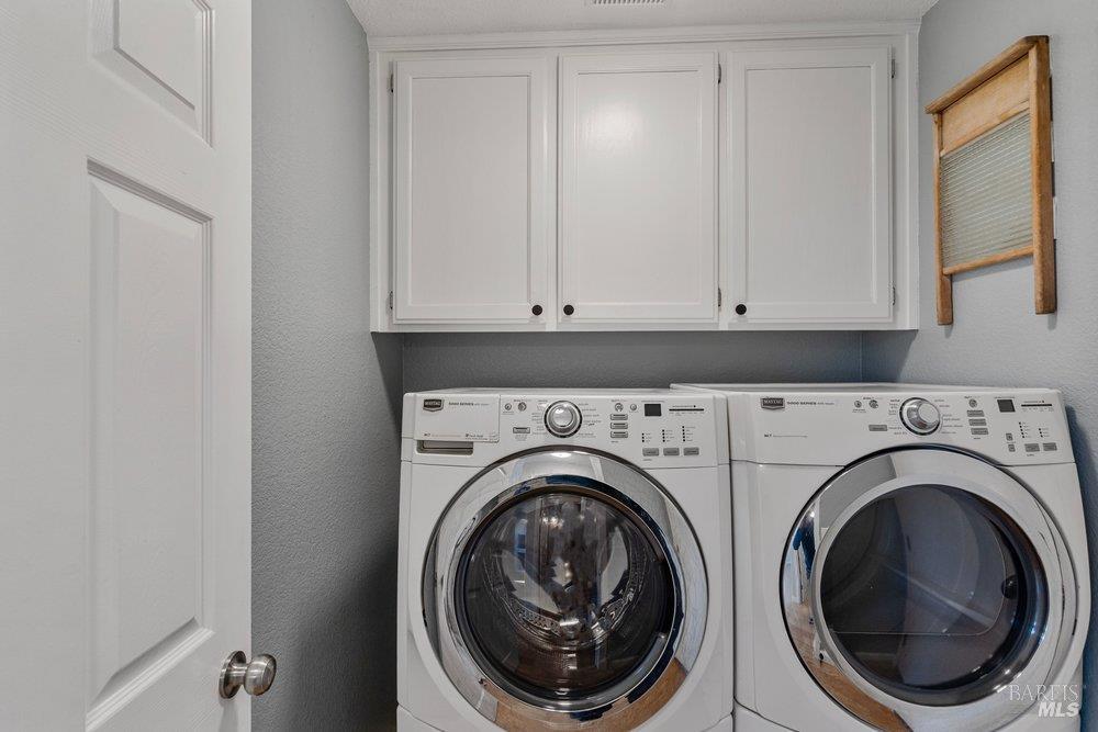 Detail Gallery Image 44 of 77 For 1210 Maple Dr, Rohnert Park,  CA 94928 - 3 Beds | 2/1 Baths