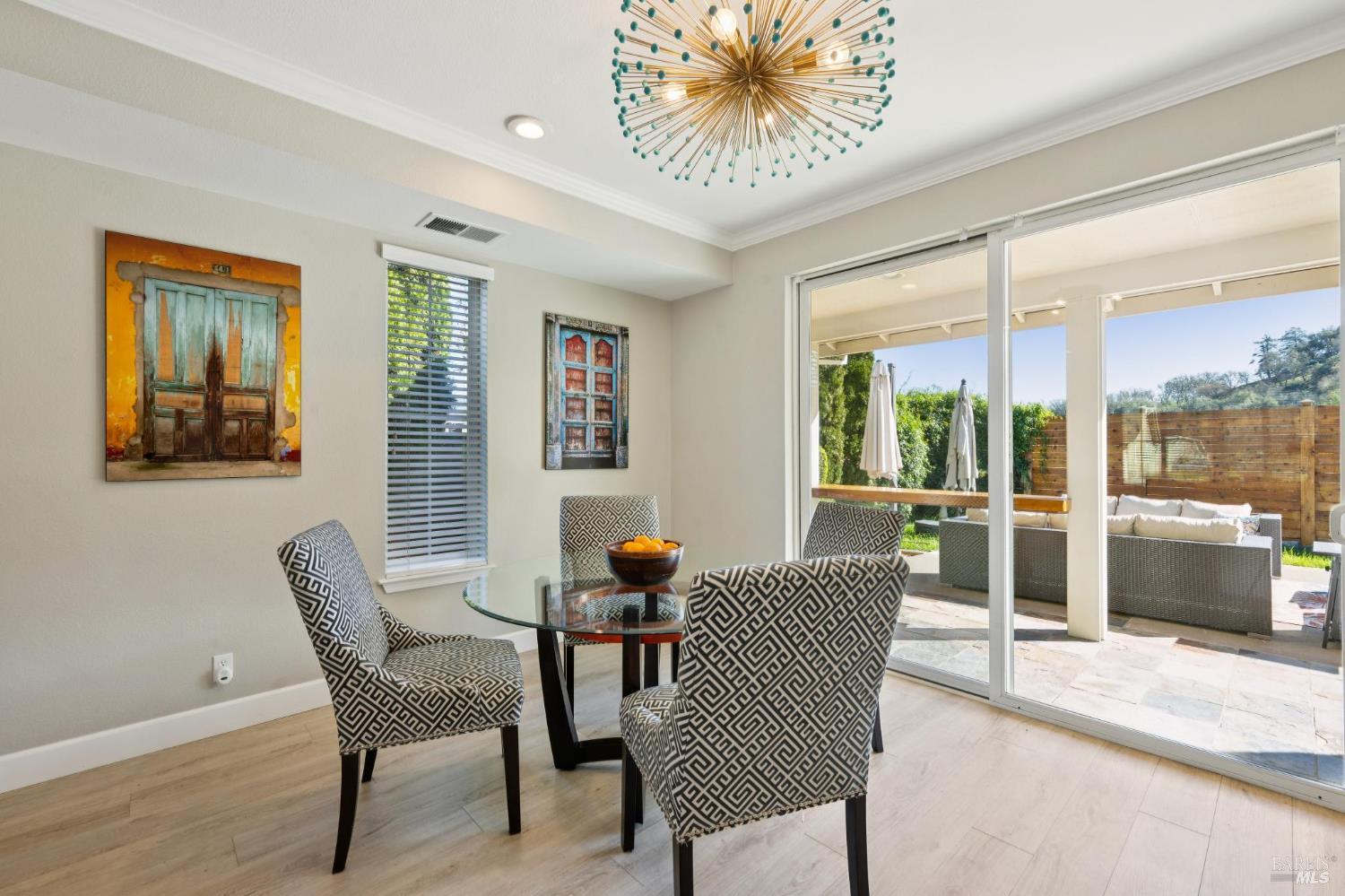 Detail Gallery Image 17 of 76 For 313 Sunrise Dr, Cloverdale,  CA 95425 - 5 Beds | 3/1 Baths