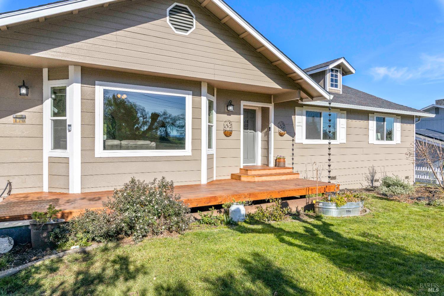 Detail Gallery Image 6 of 50 For 170 Deer Hill Ln, Lakeport,  CA 95453 - 3 Beds | 2 Baths