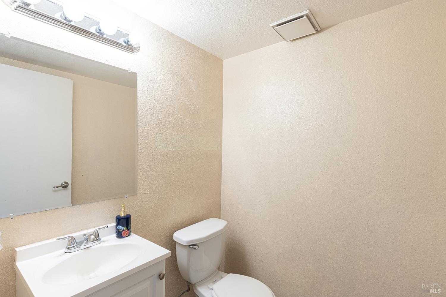 Detail Gallery Image 34 of 41 For 380 Claridge Ct, Vacaville,  CA 95687 - 4 Beds | 2/1 Baths