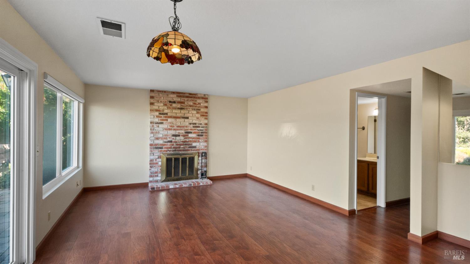 Detail Gallery Image 21 of 56 For 309 Drake Ct, Benicia,  CA 94510 - 3 Beds | 2/1 Baths