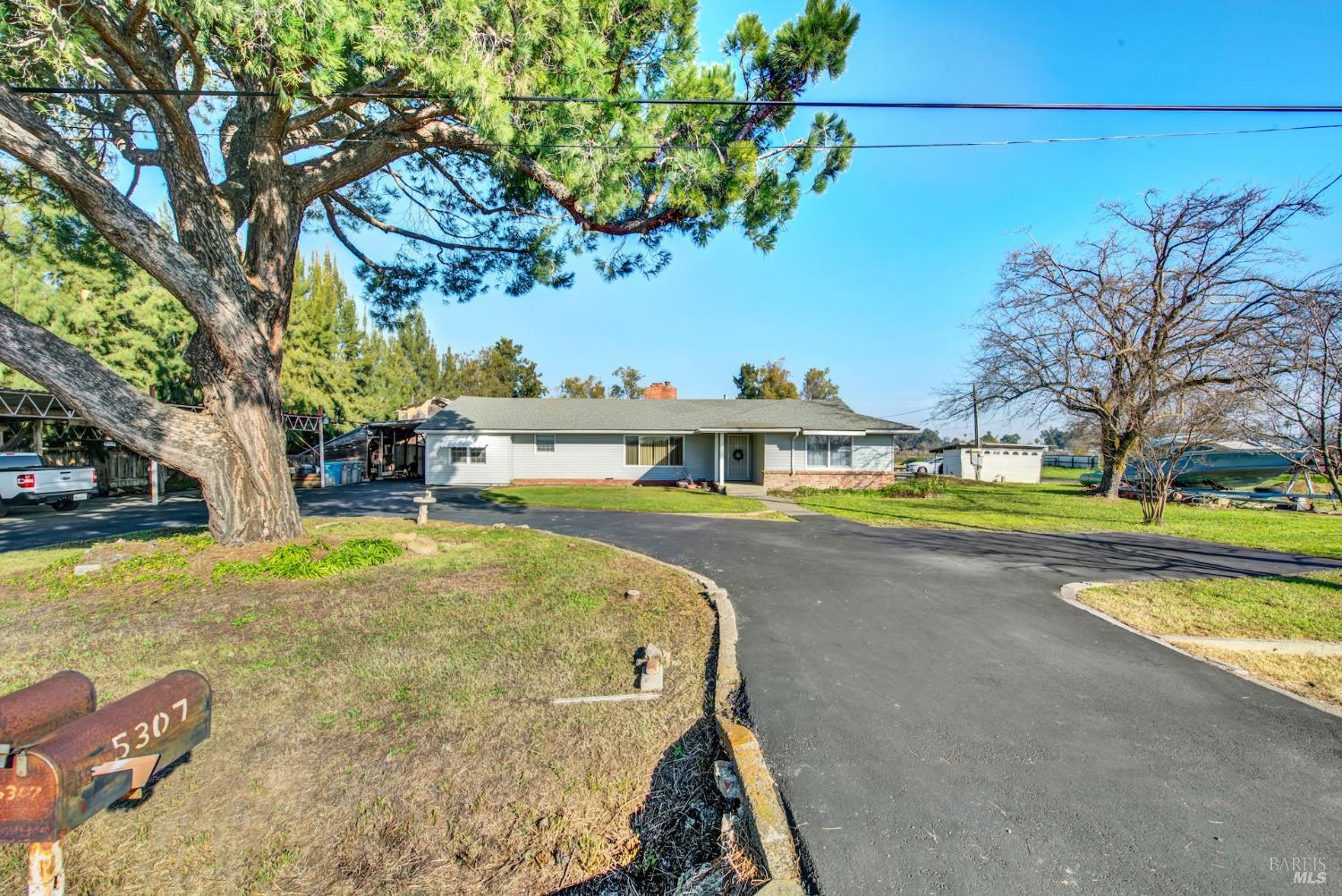 Detail Gallery Image 14 of 88 For 5303 Midway Rd, Vacaville,  CA 95688 - 4 Beds | 2 Baths