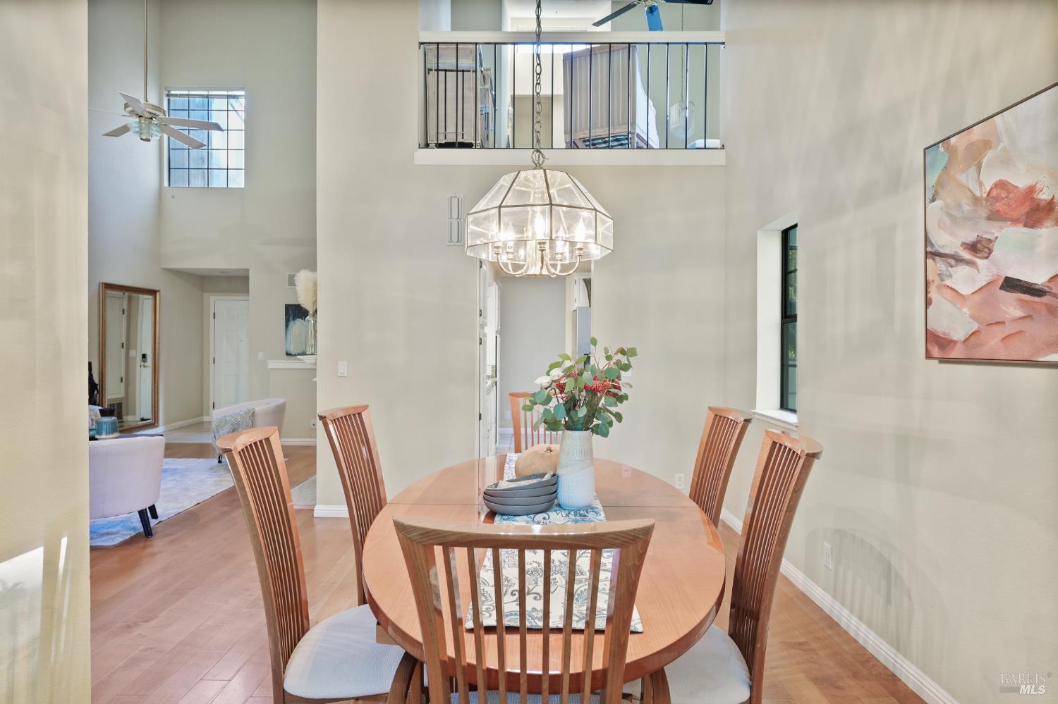 Detail Gallery Image 5 of 31 For 258 Pelican Ln, Novato,  CA 94949 - 2 Beds | 2/1 Baths