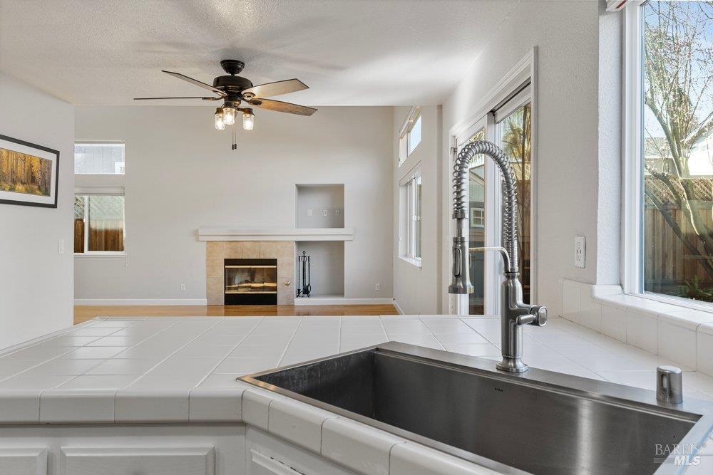 Detail Gallery Image 20 of 77 For 1210 Maple Dr, Rohnert Park,  CA 94928 - 3 Beds | 2/1 Baths