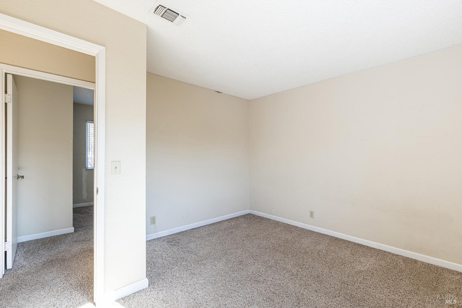 Detail Gallery Image 28 of 41 For 380 Claridge Ct, Vacaville,  CA 95687 - 4 Beds | 2/1 Baths