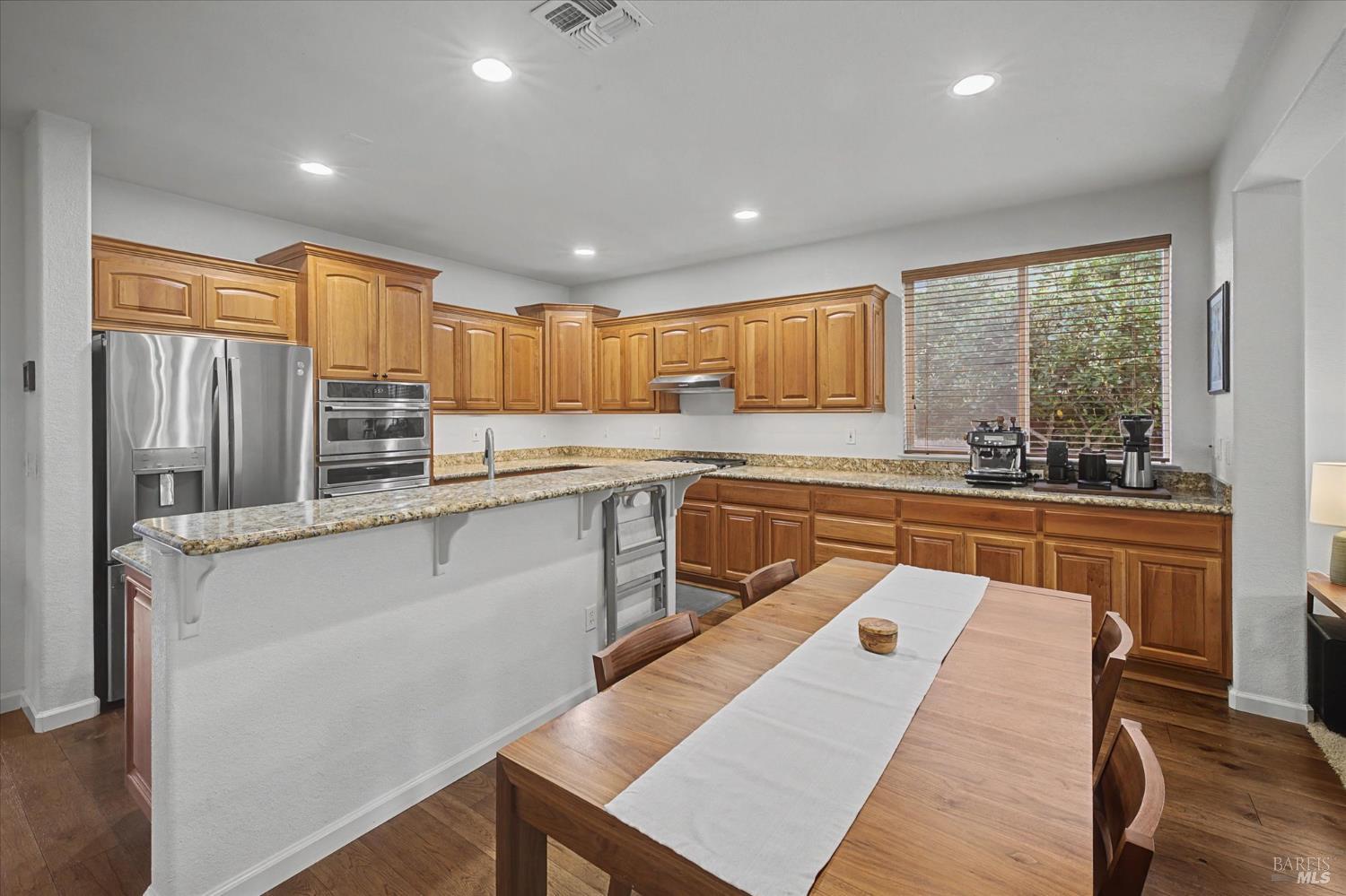 Detail Gallery Image 17 of 65 For 931 Zephyr Ln, Vacaville,  CA 95687 - 4 Beds | 2/1 Baths