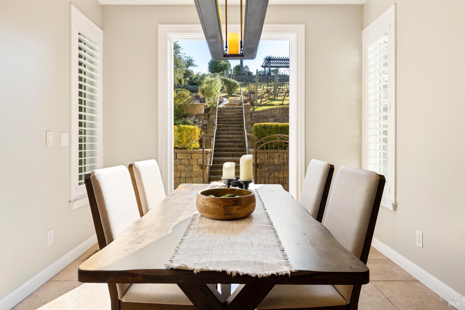 Detail Gallery Image 28 of 91 For 240 Hidden Valley Ln, Vacaville,  CA 95688 - 6 Beds | 3 Baths