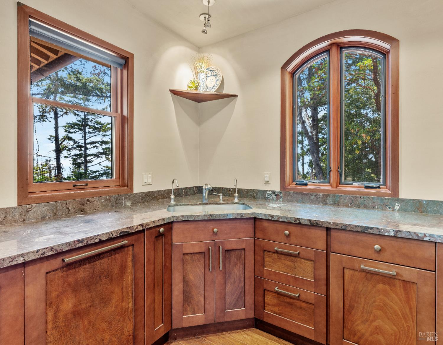 Detail Gallery Image 30 of 66 For 46900 Gypsy Flat Rd, Gualala,  CA 95445 - 2 Beds | 2 Baths