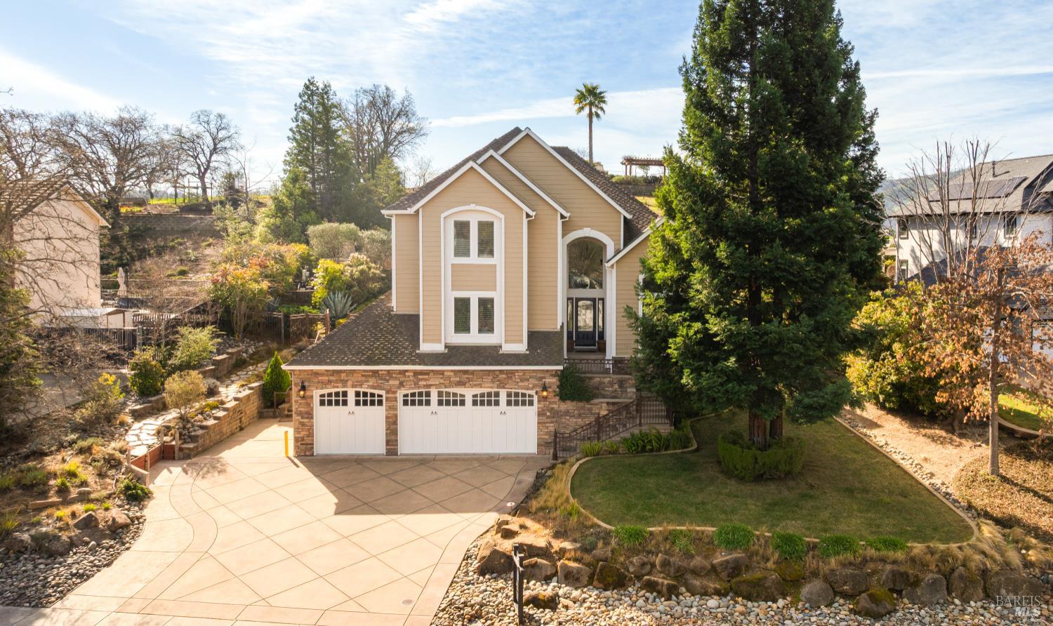 Detail Gallery Image 9 of 91 For 240 Hidden Valley Ln, Vacaville,  CA 95688 - 6 Beds | 3 Baths