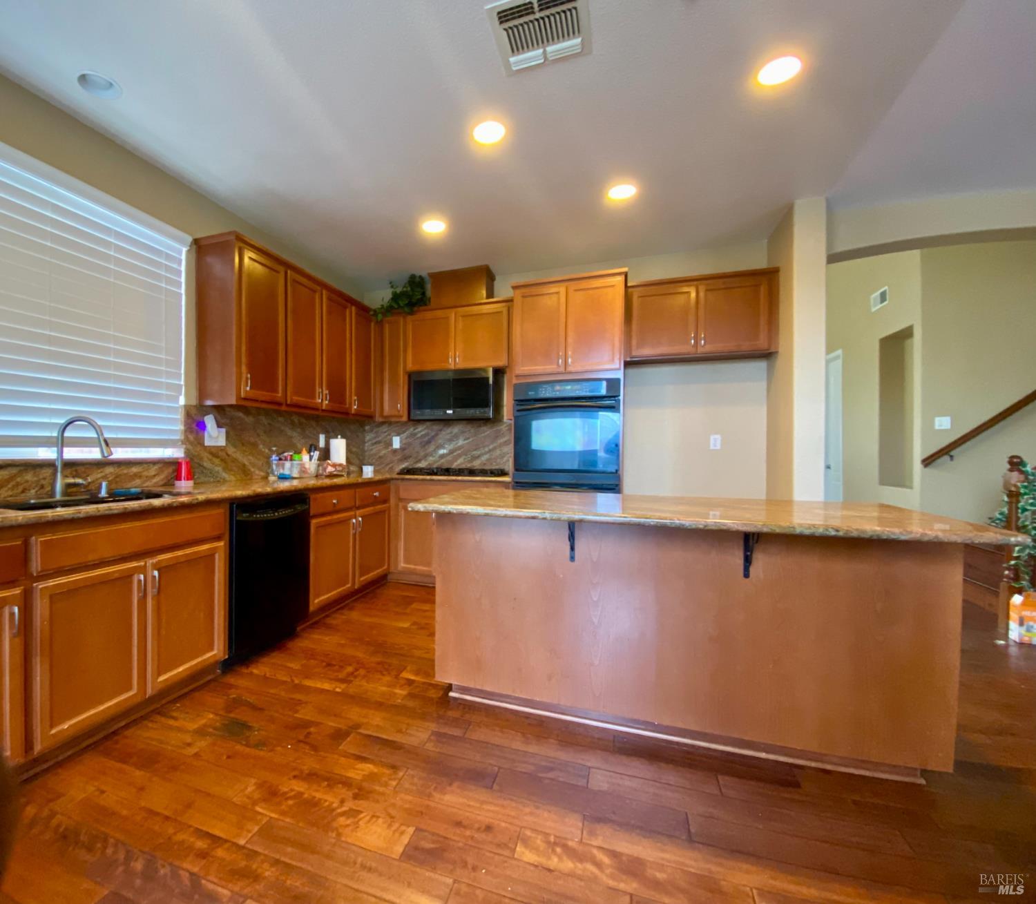 Detail Gallery Image 11 of 34 For 1844 Stockbridge Dr, Fairfield,  CA 94534 - 4 Beds | 4 Baths