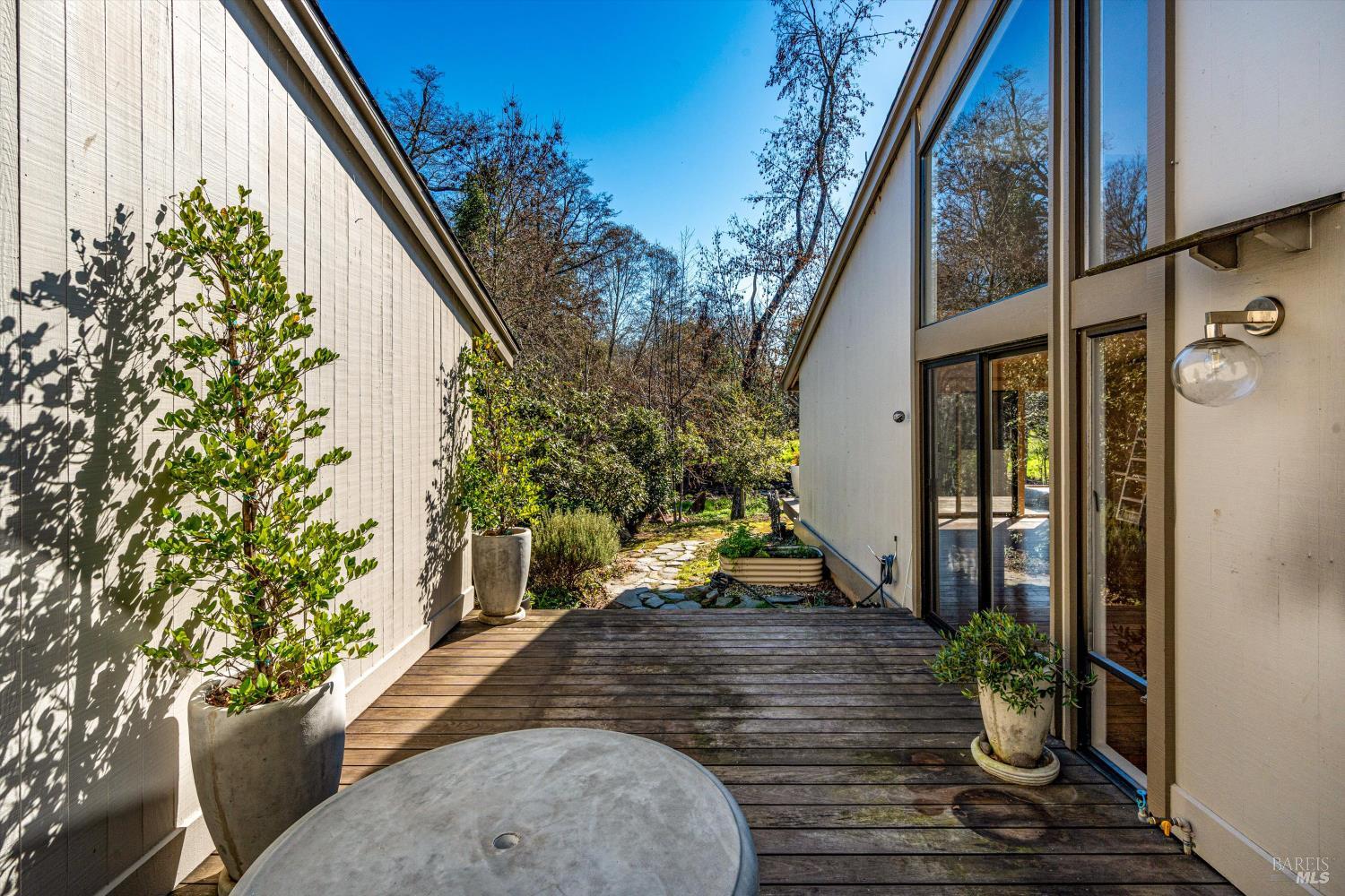 Detail Gallery Image 48 of 73 For 162 Bonnie Brook Dr, Napa,  CA 94558 - 2 Beds | 2 Baths