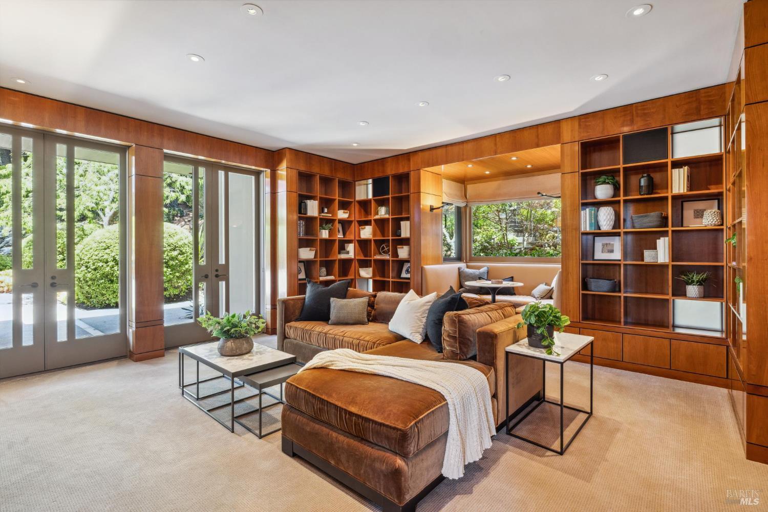 Detail Gallery Image 62 of 99 For 83 Mount Tiburon Rd, Tiburon,  CA 94920 - 6 Beds | 5/1 Baths