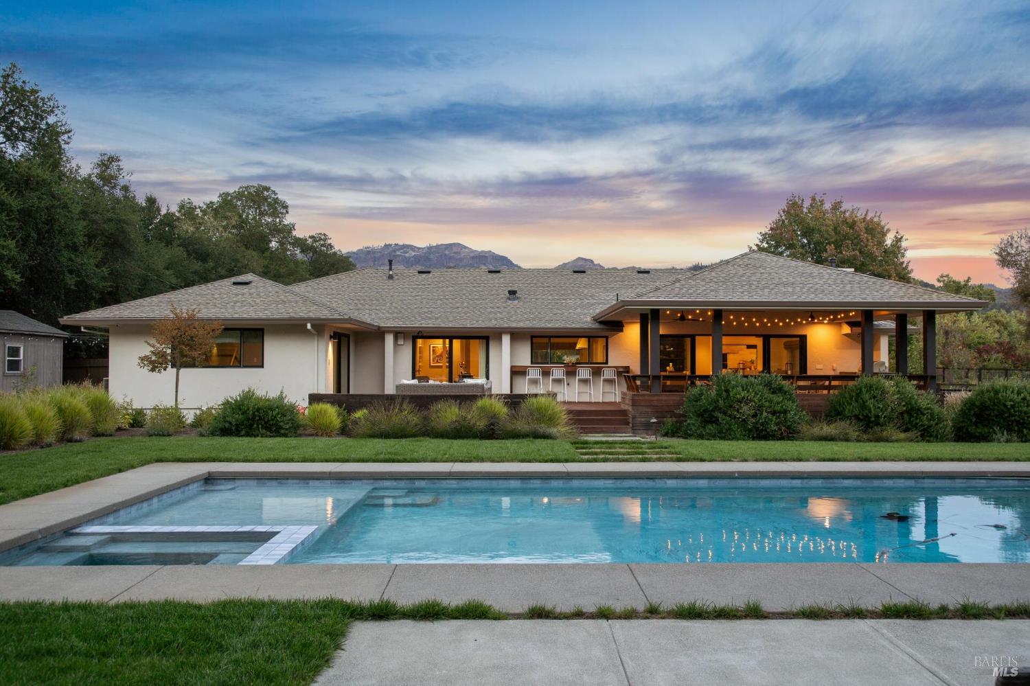 Detail Gallery Image 2 of 72 For 3033 Myrtledale Rd, Calistoga,  CA 94515 - 4 Beds | 4 Baths