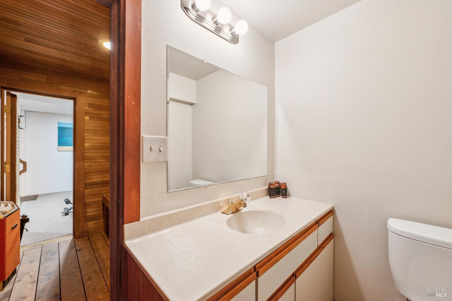 Detail Gallery Image 40 of 52 For 72 Flicker Dr, Novato,  CA 94949 - 2 Beds | 3/1 Baths