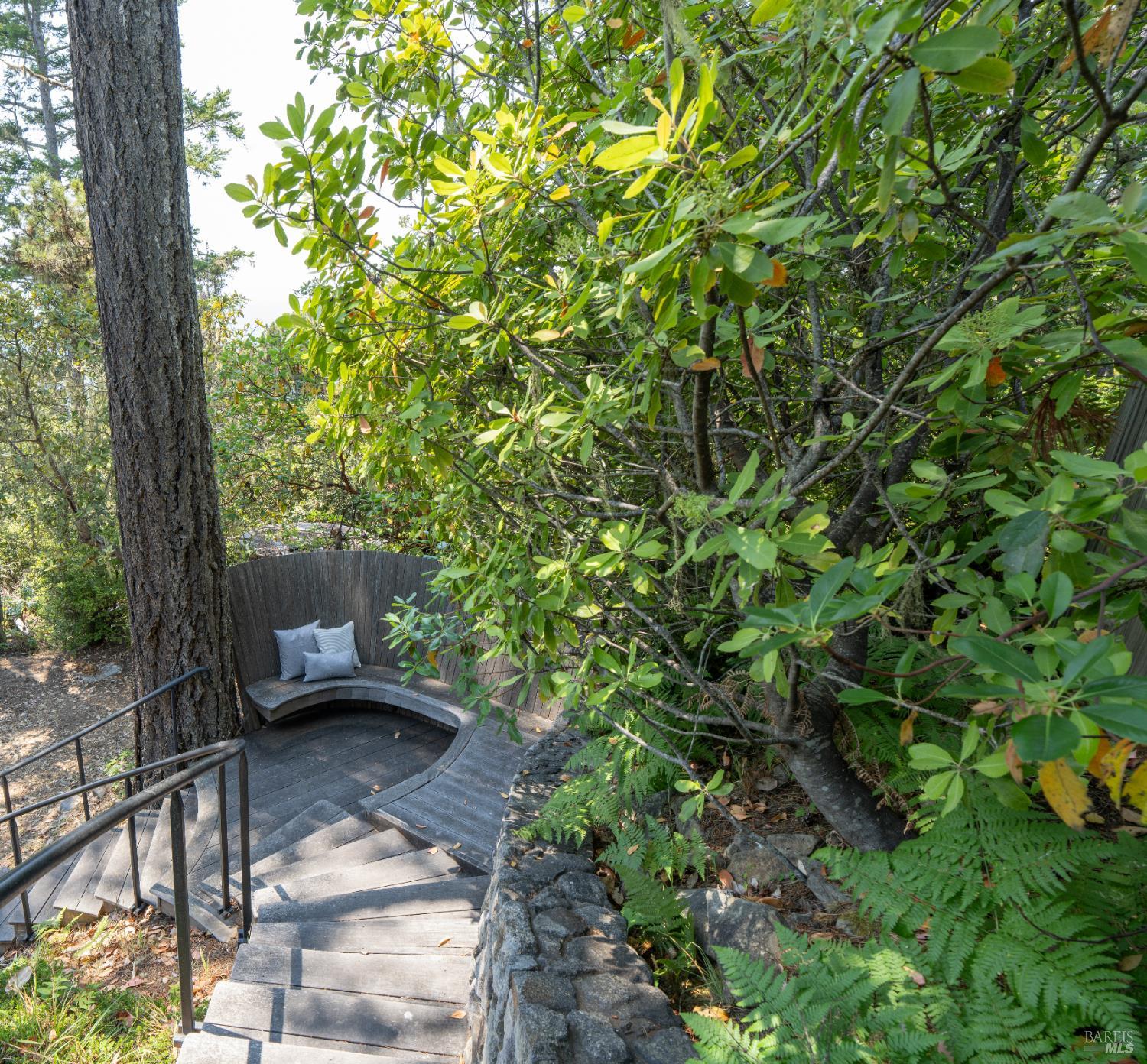 Detail Gallery Image 16 of 66 For 46900 Gypsy Flat Rd, Gualala,  CA 95445 - 2 Beds | 2 Baths