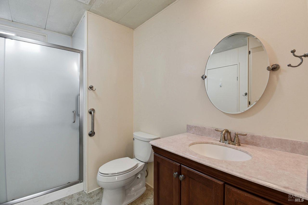 Detail Gallery Image 12 of 17 For 34 Maywood Dr, Santa Rosa,  CA 95409 - 2 Beds | 2 Baths