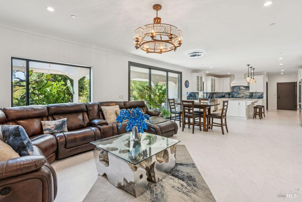 Detail Gallery Image 22 of 61 For 695 Quietwater Rd, Santa Rosa,  CA 95404 - 4 Beds | 3/1 Baths