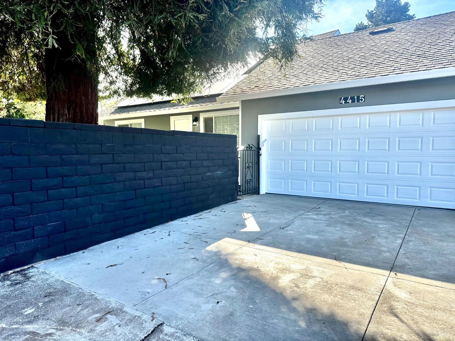 Front Image Thumbnail for BA326010440